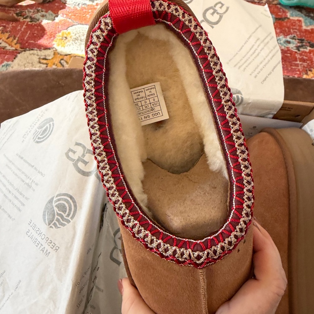 UGG TAZZ chestnut Suede with distinctive Ugg trim - Picture 5 of 7